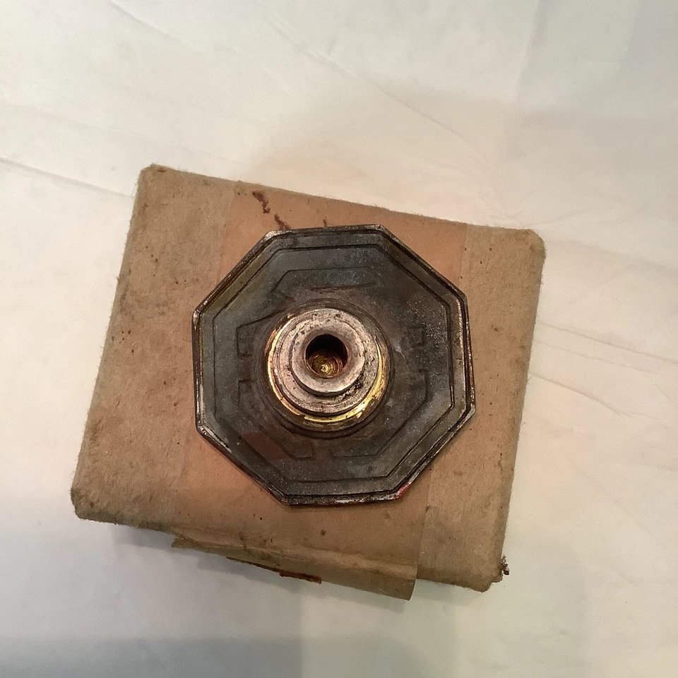 VINTAGE MG LOGO ENAMELED CAR BADGE EMBLEM Octagon J Fray 55mm 1950s 1960s - Image 4 of 4