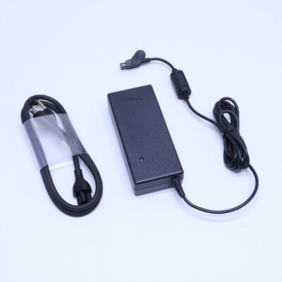 NEW DELL ADP-70EB  POWER SUPPLY FOR LAPTOP 1.5AMP INPUT 100-240V 70W