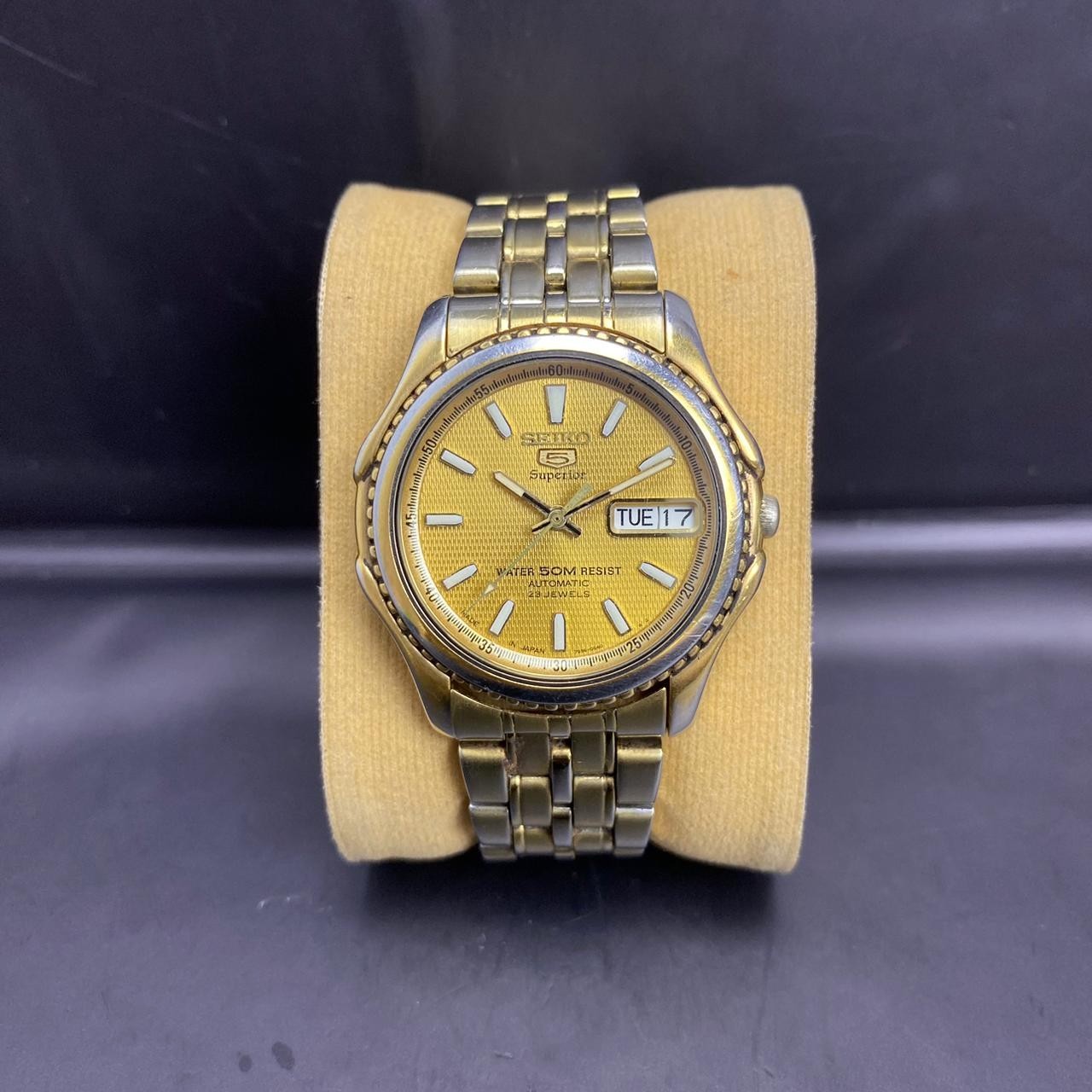 Rare Seiko 5 Superior Automatic Gold Pattern Dial 7S26 Day Date Vintage Watch image 5