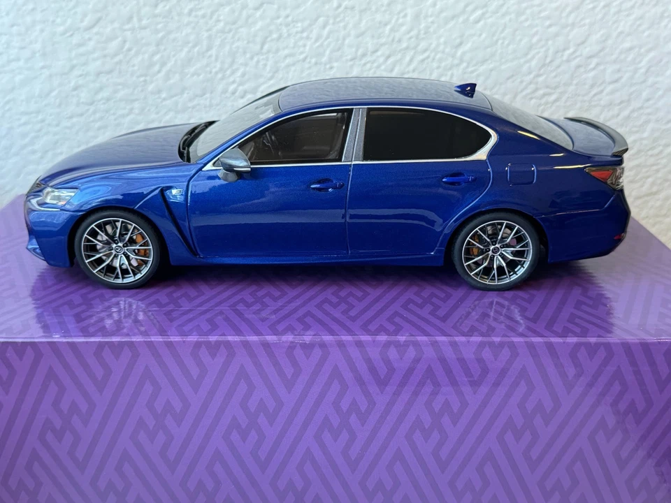 KYOSHO SAMURAI 1/18 LEXUS GSF KSR18017BL  - Image 3 of 4