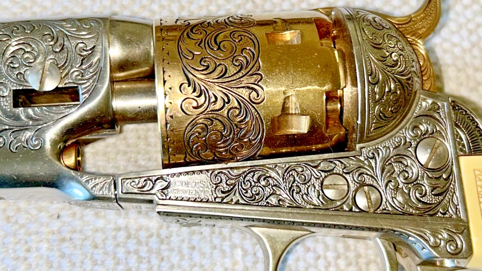 Réplica de revólver vintage Franklin Mint General Custer calibre .36 ~ sem disparo - Imagem 3 de 4