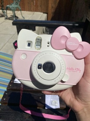 Sanrio Hello kitty Fujifilm Instax Mini 10 Instant Film Camera CHEKI Pink