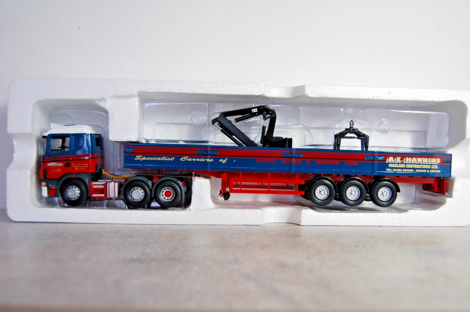 CORGI CC12223 SCANIA DROPSIDE CRANE TRAILER   A.E.A E HAWKINS - LIMITED EDITION - Image 3 of 4
