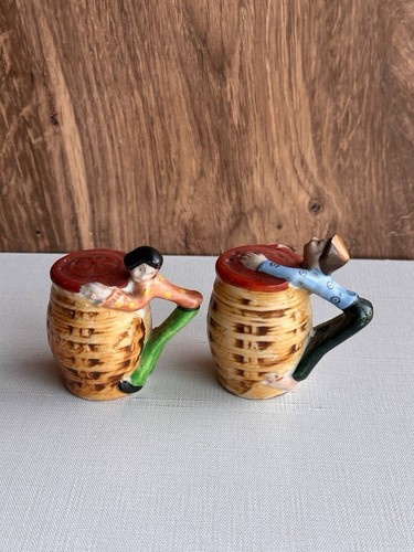 M.K. Japan betrunken Hillbilly Fass Salz & Pfefferstreuer Vintage - Bild 1 von 7