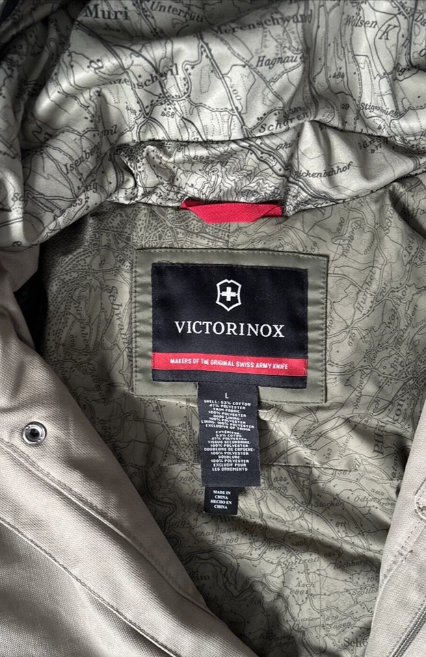 Chaqueta con Capucha Victorinox Hombre Grande Verde Claro - Forro Mapa Topográfico Foto 3 de 4