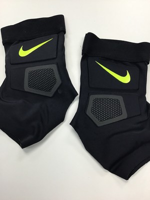 nike hyperstrong strike