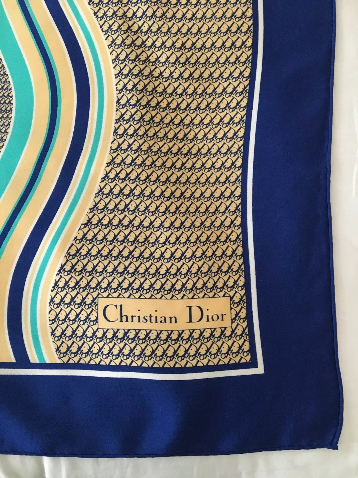 Christian Dior bleu monogramme foulard soie ondulée vintage 30 pouces