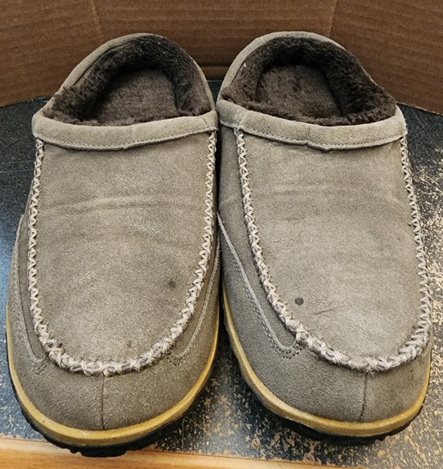 Men's Size 910 Leather Upper Gray Slippers Gem