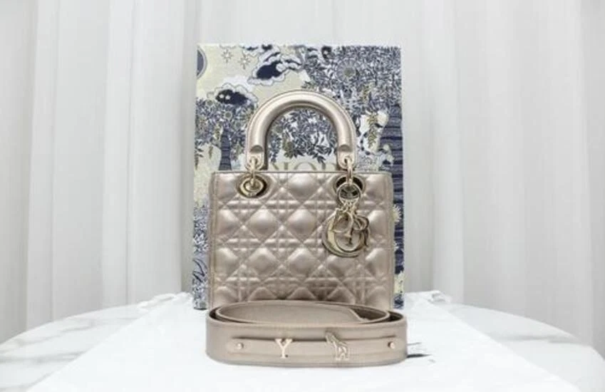 Petit sac fourre tout bandoulière Dior Lady My ABC bronze pâle M0538 114614175