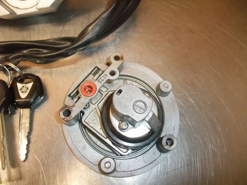 Yamaha FZ1-S Fazer 3C3H 2008 (2007-15) LockSet, 3 Identical Keys + ECU VGC #256 - Picture 9 of 11