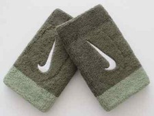 Nike Swoosh Doublewide Wristbands Oil Green/Medium Olive/Cargo Khiki