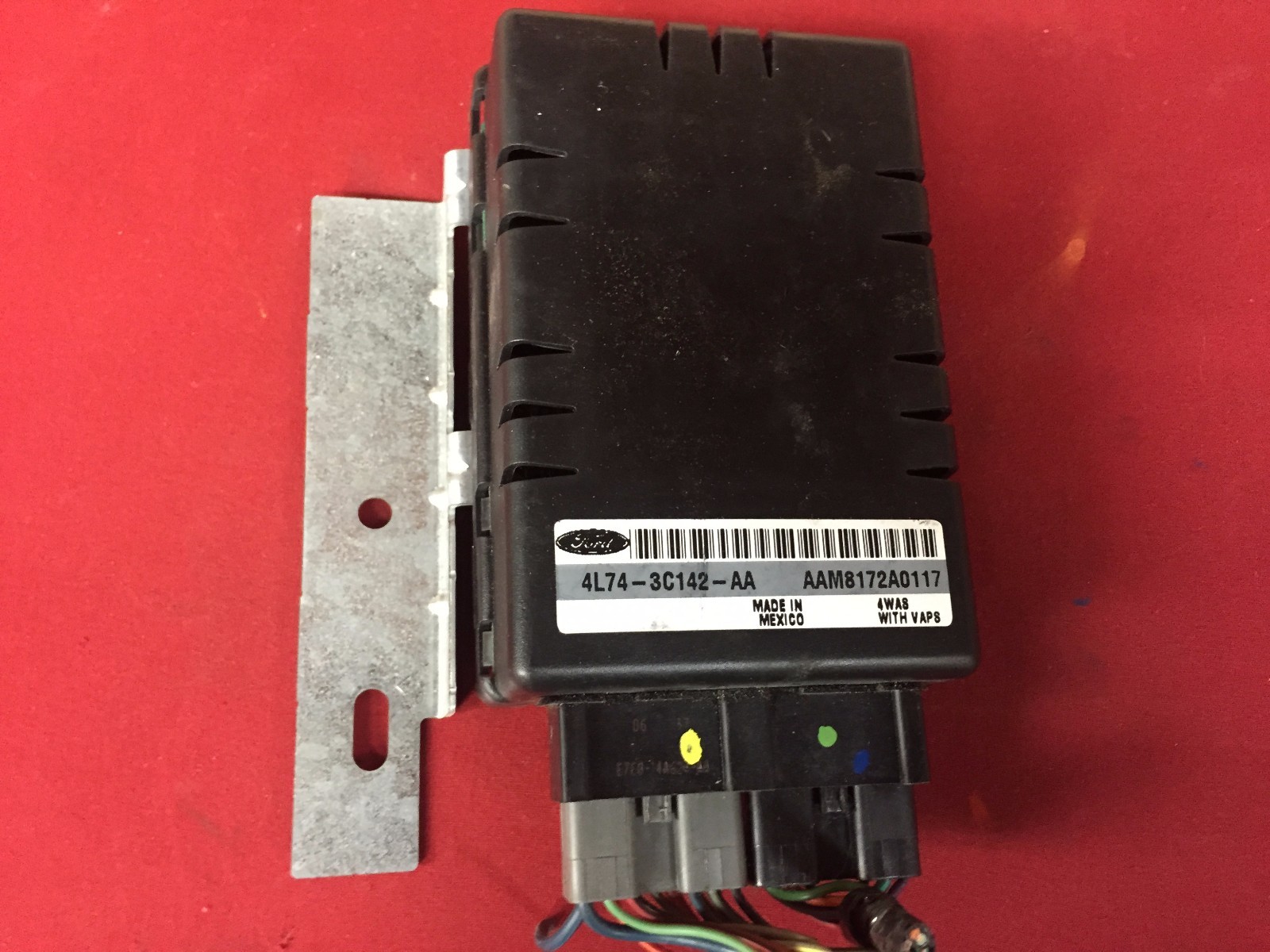 0304 LINCOLN NAVIGATOR AIR SUSPENSION ACTIVE CONTROL MODULE 4L743C142