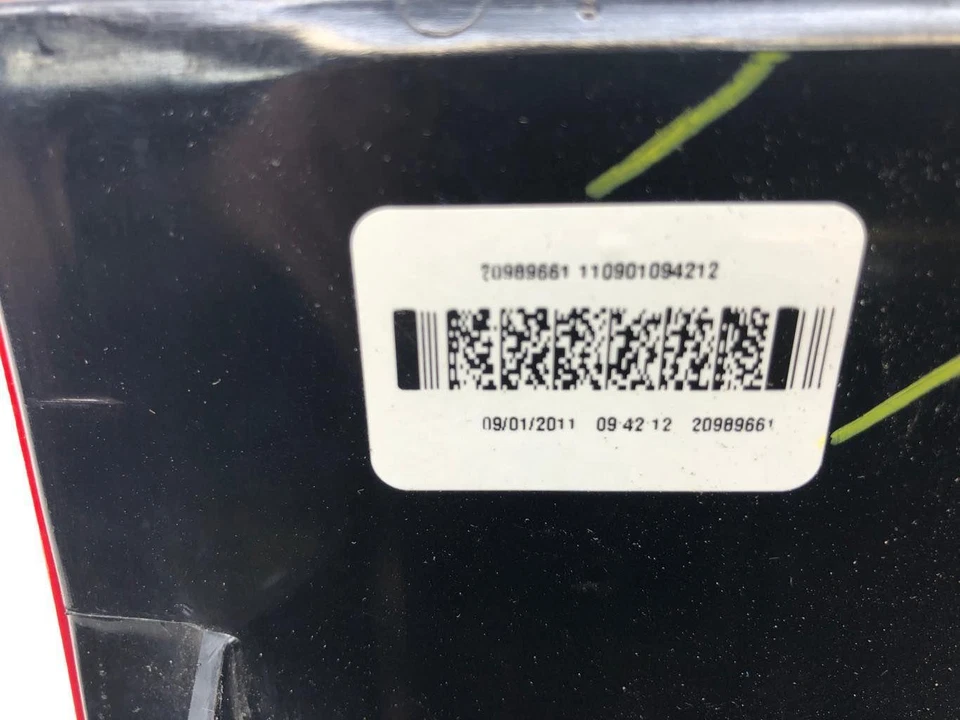 Chevrolet Express 2500 2003-2024 conjunto de luces traseras de pasajero diestro OEM 16530414 Foto 2 de 4