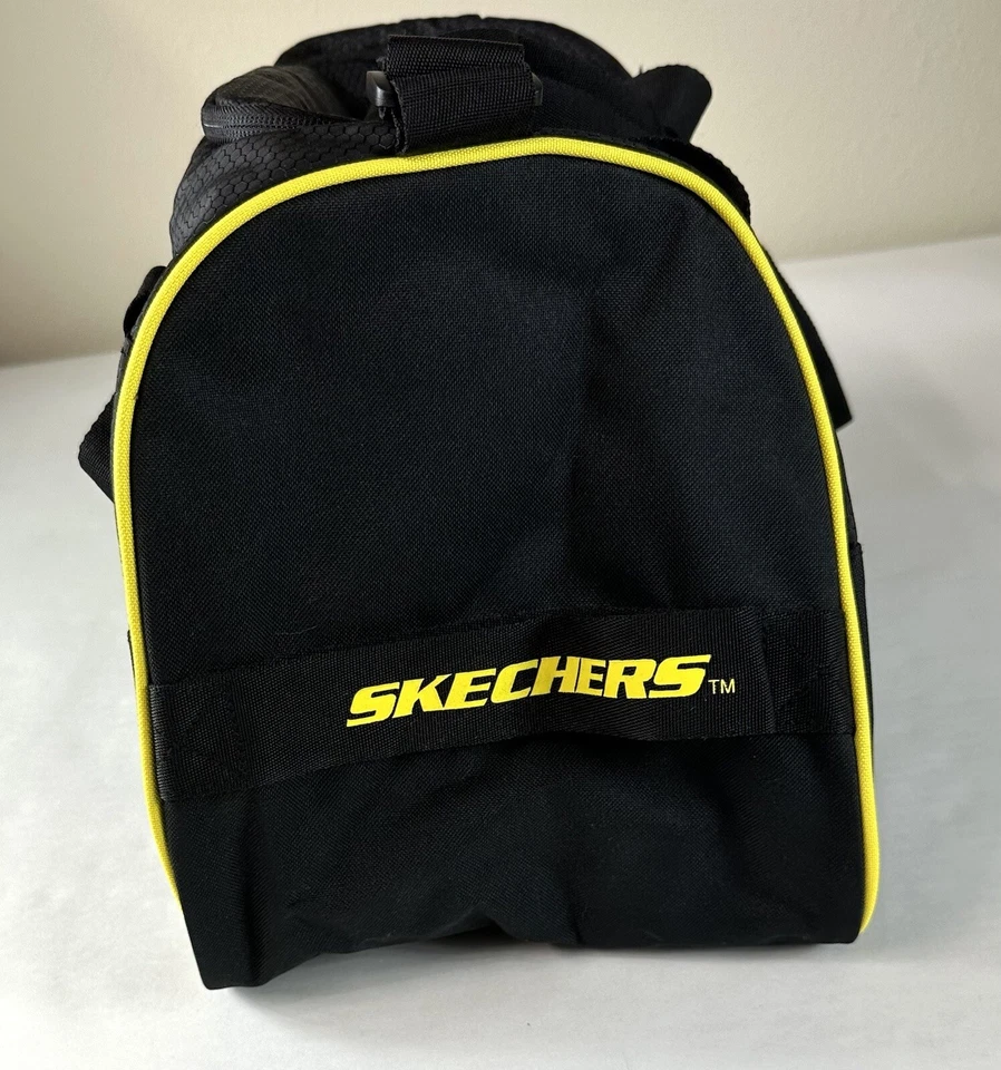 NWT Skechers Locker Size Duffel Gym Bag Shoulder Strap Bag Carry On - Image 2 of 4