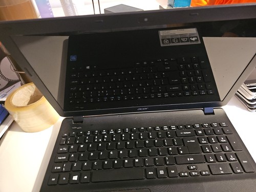 Laptop Acer Aspire Es 15 Untested For Spares Or Repairs - Picture 5 of 8