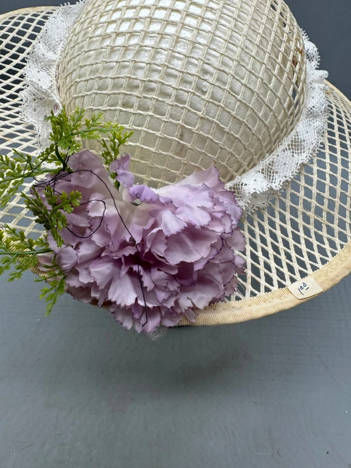 Sombrero para el sol vintage de malla blanca para mujer con correa para la barbilla púrpura floral y encaje LEER Foto 4 de 4