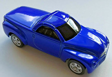 Maisto 2000 Chevrolet SSR Chevy Truck, 1:64 Scale, Just Out of Package Condition