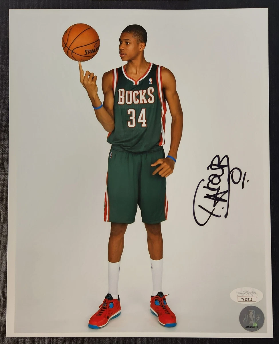 GIANNIS ANTETOKOUNMPO SIGNED 8x10 photo AUTO ROOKIE AUTOGRAPHED 