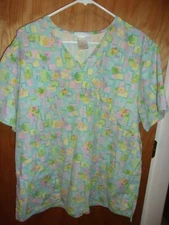 WOMAN'S XL PASTEL FLOWERED SCRUB TOP BY SB SCRUBS