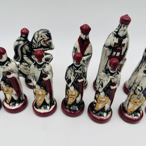 Vintage Porcelain Ceramic Chess Set 32 Pieces Complete Rare Felt Base Black Red - Picture 19 of 24