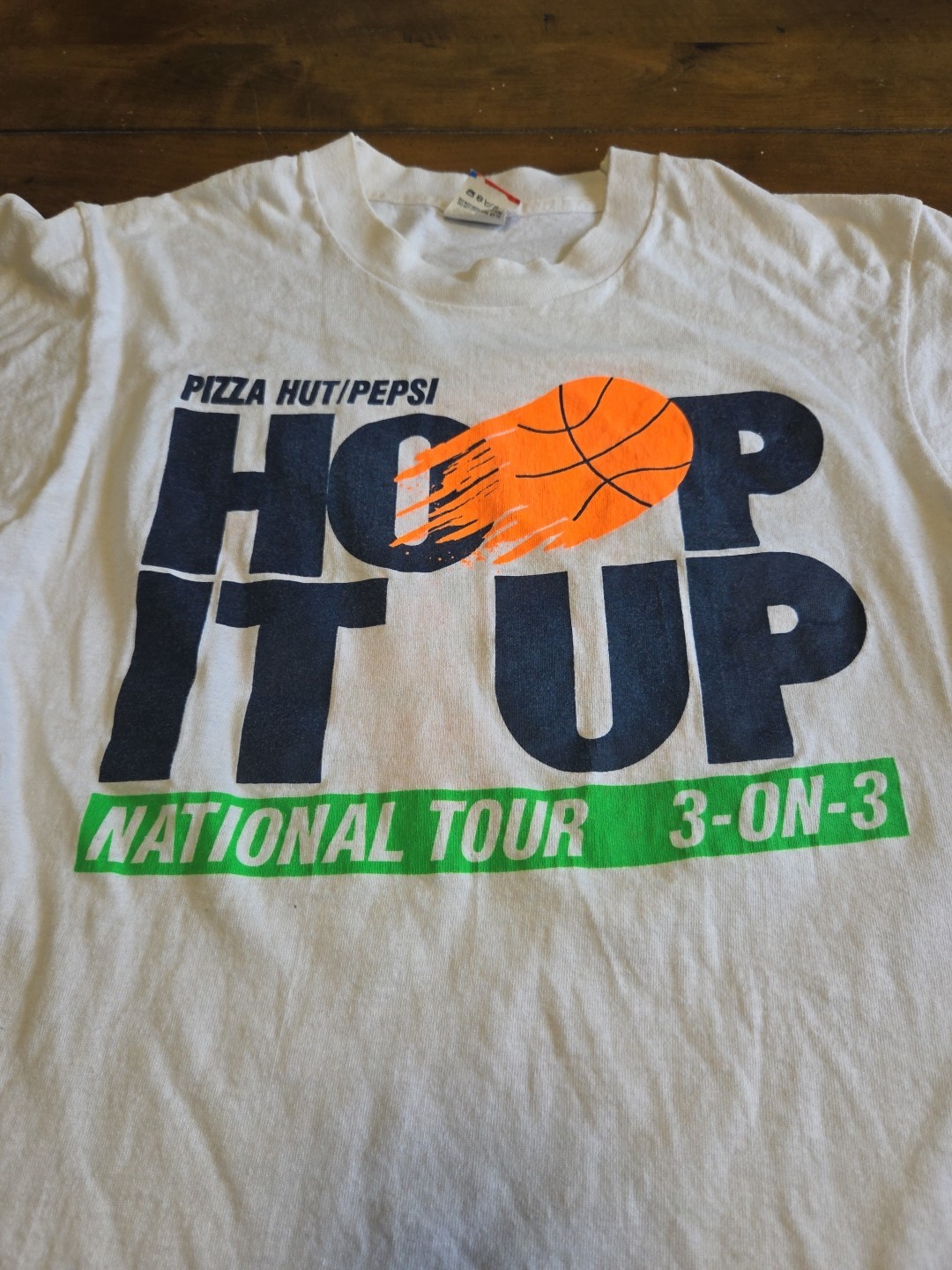 Hoop It Up T Shirt M 1990 3 on 3 Basketball Pizza Hut National Tour FOTL image 2