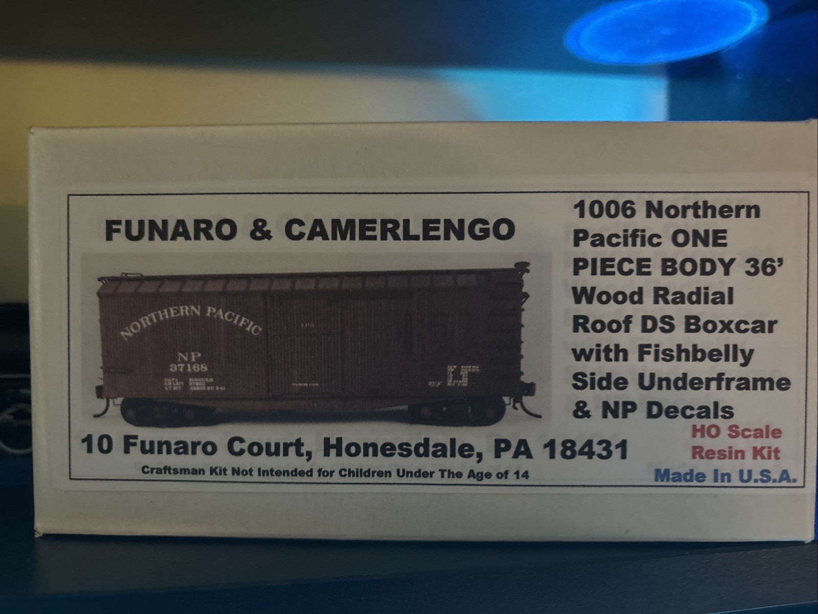 HO Funaro & Camerlengo #1006 Northern Pacific 36’ Wood Radial Boxcar Resin Kit