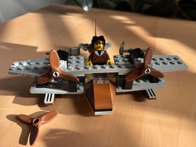 LEGO Adventurers: Pontoon Plane (5925) Complete and in excellent condition