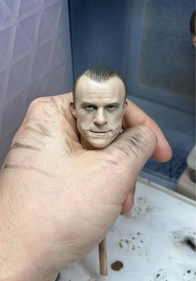 Joker Police 1/6 Figure No Hot Toys - Imagen 2 de 4