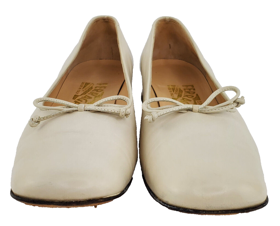 Women's Vintage Woven Off White Ferragamo Slip On Low Heeled Pumps Size 7.5aa by Salvatore Ferragamo main image 0