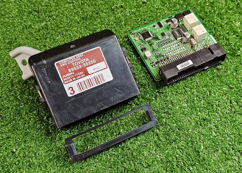 Toyota 4runner 2010-2011 Transfer Case Module 4wd computer 89533-35250 Oem used - Picture 6 of 13