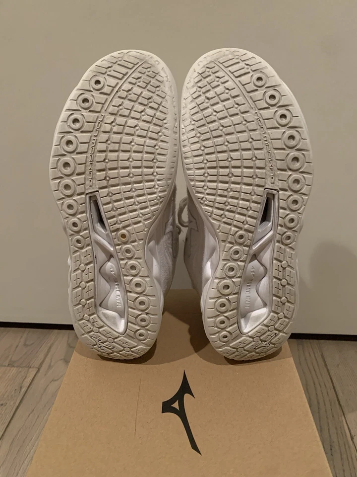 Mizuno Wave Luminous 2 Women's Volleyball Shoes-White US Size 8 - Image 3 of 4