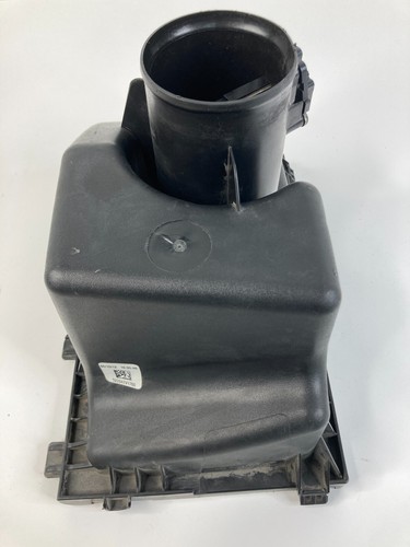 2012 2013 Chevrolet Impala 3.6L V6 Air Cleaner Box Upper Cover Assembly OEM - Picture 4 of 9