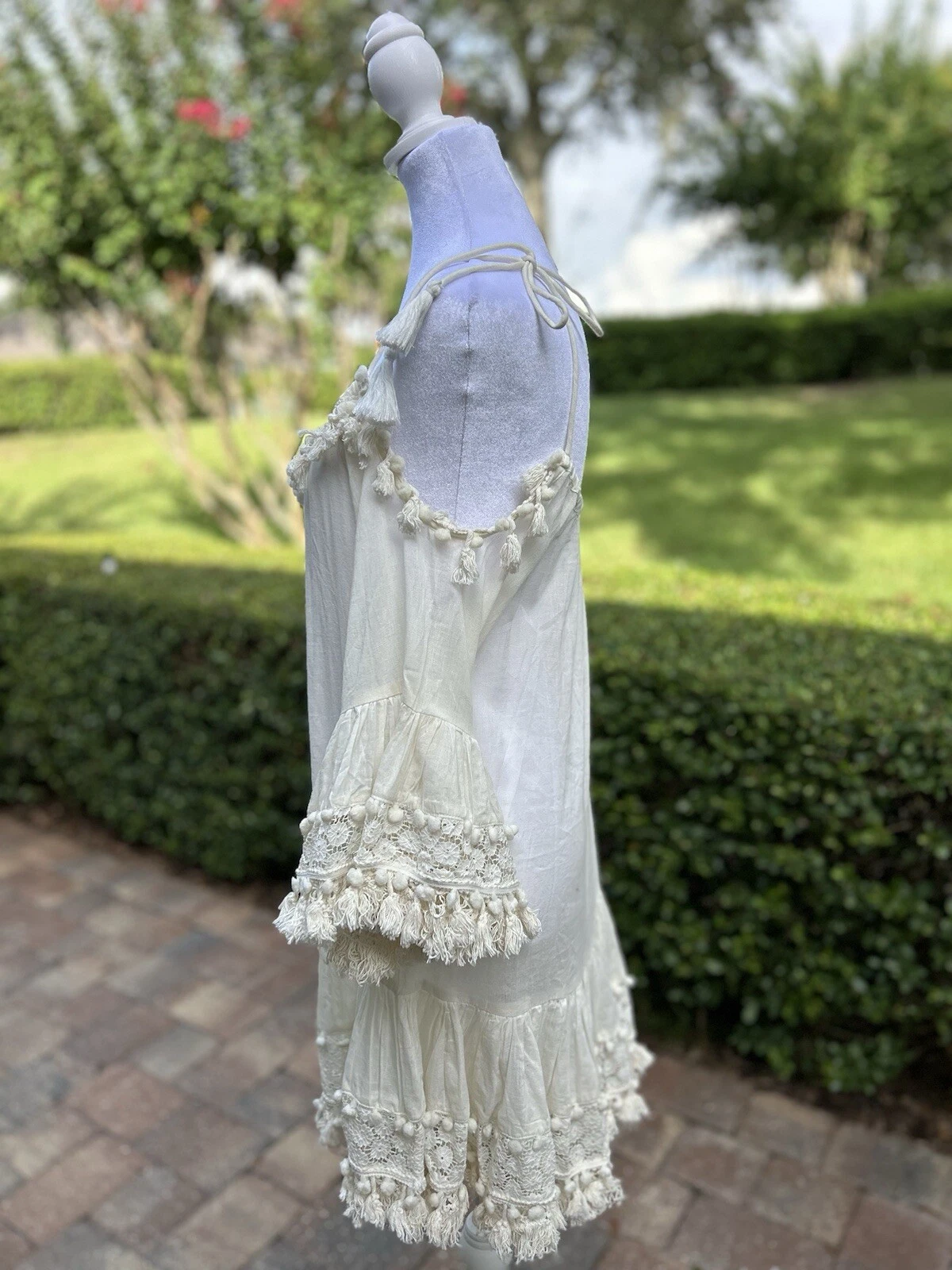 OFF WHITE Abito Antica Sartoria Off White Peek A Boo Spalla Pizzo POMPOM