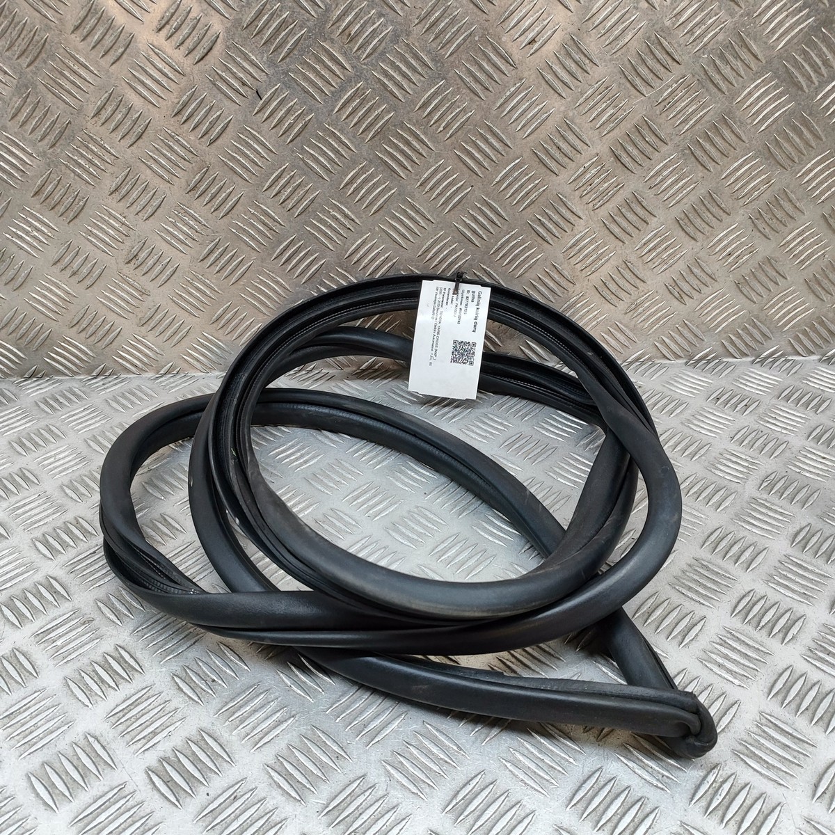 TOYOTA YARIS CROSS XP210 Rear Left Door Seal Rubber 62332