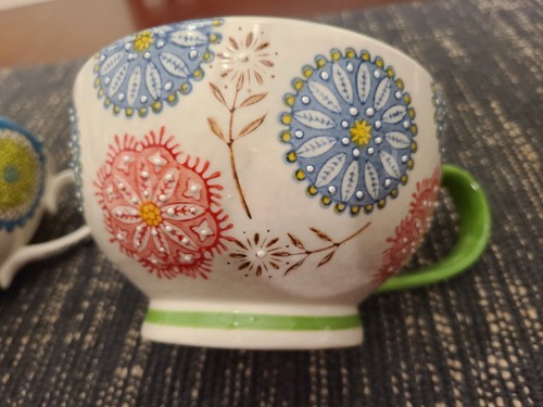 Mug tasse à pieds Dutch Wax Coastline Imports peint à la main floral et surdimensionné - Photo 11/14
