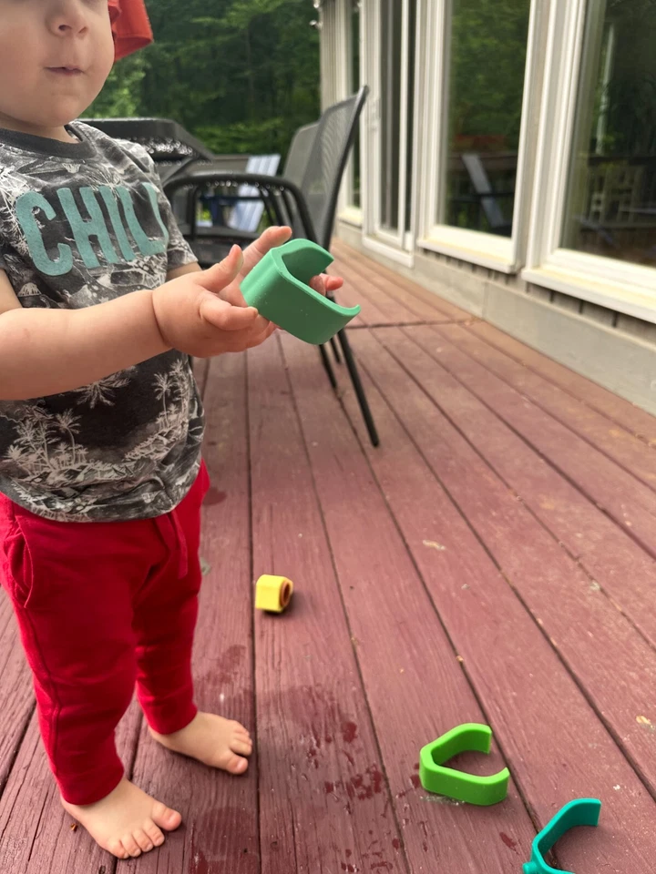 Divertido juguete apilable de silicona para aguacate viral - 5 piezas, seguro sin BPA, fácil de limpiar Foto 3 de 4