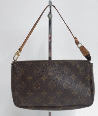 Vintage louis vuitton pochette- in a really good condition, shown in pictures 