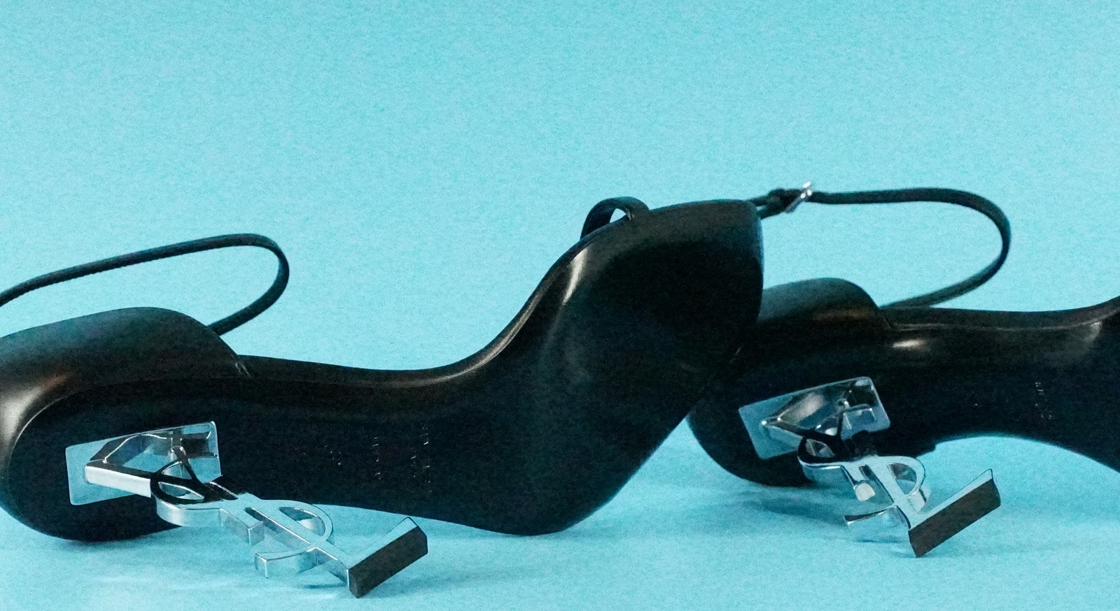 Sandalo Saint Laurent Opyum nero pelle argento tacco YSL cinturino alla caviglia TG 39 $1295