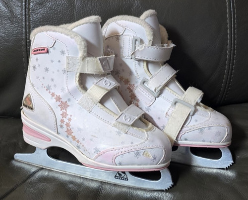 Jackson Softec Pink White Snowflakes Girls Figure Ice Skates Size 2 - Used, Good