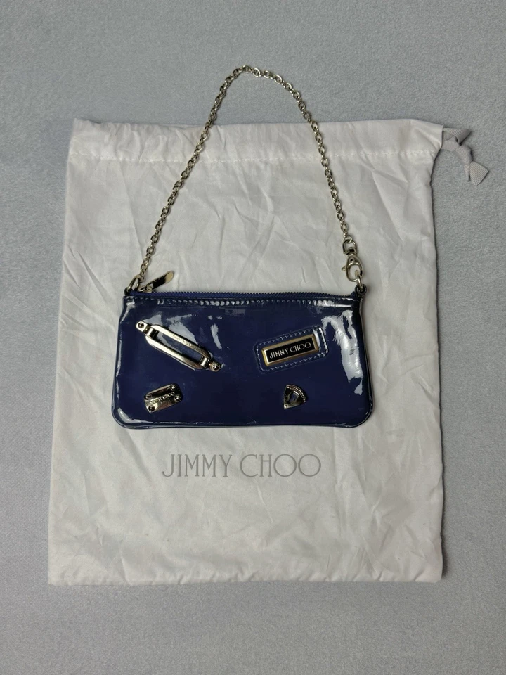 Mini bolso sin asas de charol Jimmy Choo con mango de cadena azul marino Foto 2 de 4