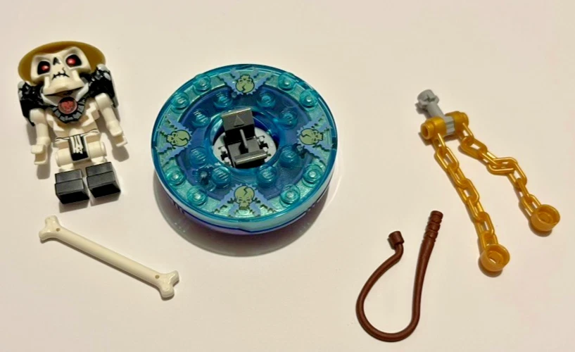 LEGO NINJAGO WYPLASH MINI FIGURE SPINNER & WEAPONS USED - Image 2 of 4