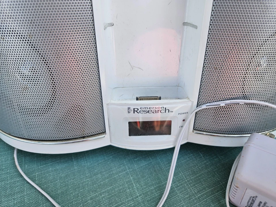 Портативная док-станция Emerson Research iTone стереосистема iPod iP100 - Изображение 3 из 4