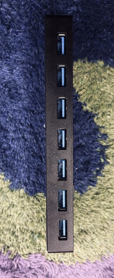 Sabrent 7 Port USB 3.0 Hub W/ Individual Power Switches HB-UMA7 & Power Cable - Image 3 of 4