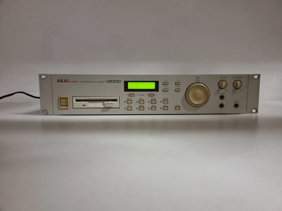 Akai S2000 Midi Stereo Digital Sampler- power Tested - Sold as is - Image 2 of 4