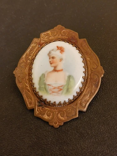 Vintage Cameo Style Broach Pin Victorian Woman Design Costume Jewelry Pin