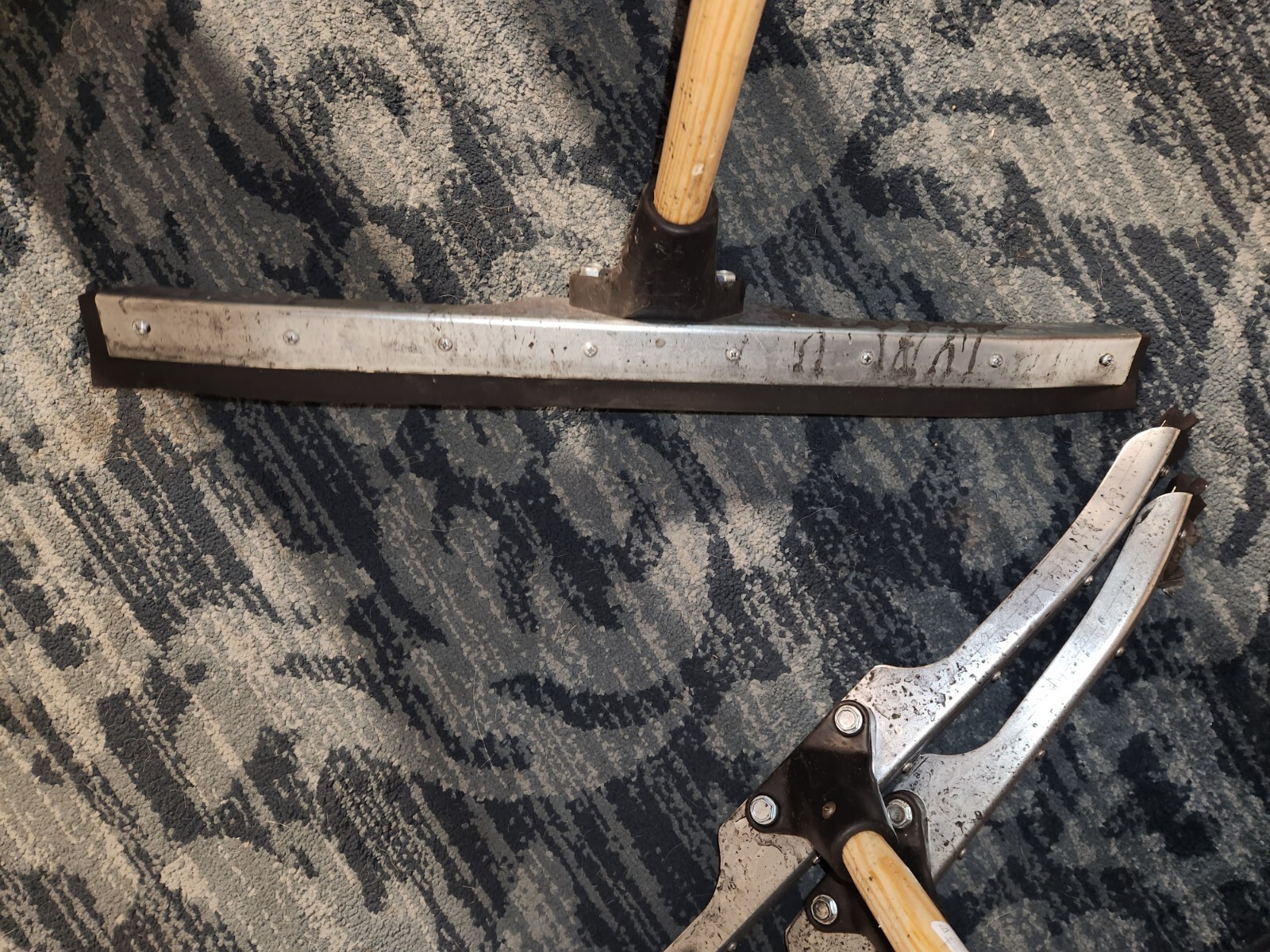 Craftsman 24" dual blade floor squeegee