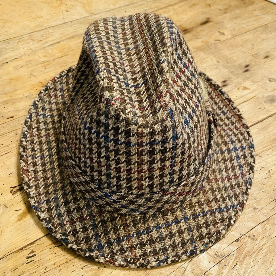 De Colección Sombrero Fedora Tweed Lana ADAM Nueva York Hombres Plumas 7 1/8 Retro Grandpacore Foto 2 de 4