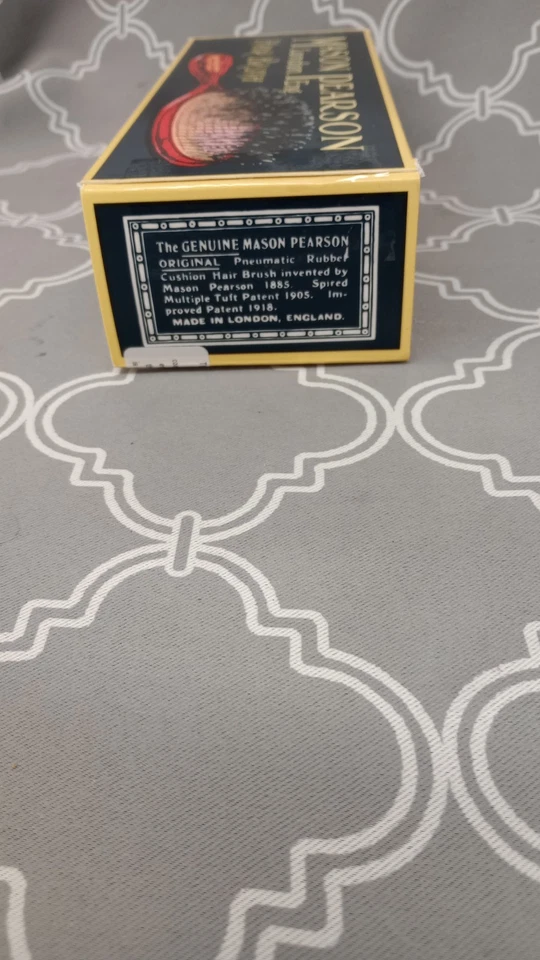 Cepillo de pelo Mason Pearson práctico cerda B3 - cerdas puras rubí oscuro Foto 2 de 3