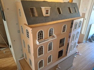 Large Dolls House