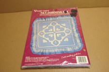 NEW VOGART CRAFTS NET PILLOW DARNING KIT 2526D HEARTS